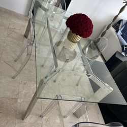 Glass Dinning table 