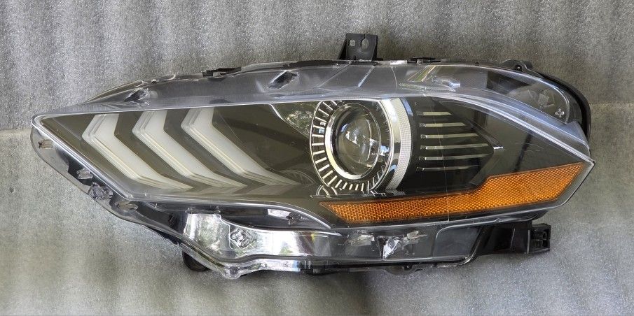 Ford Mustang Headlight Left Side 2018-2019-2020-2021 2022 2023 OEM LED 