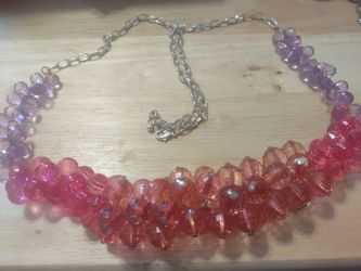 Vintage Beautiful pink and purple necklace