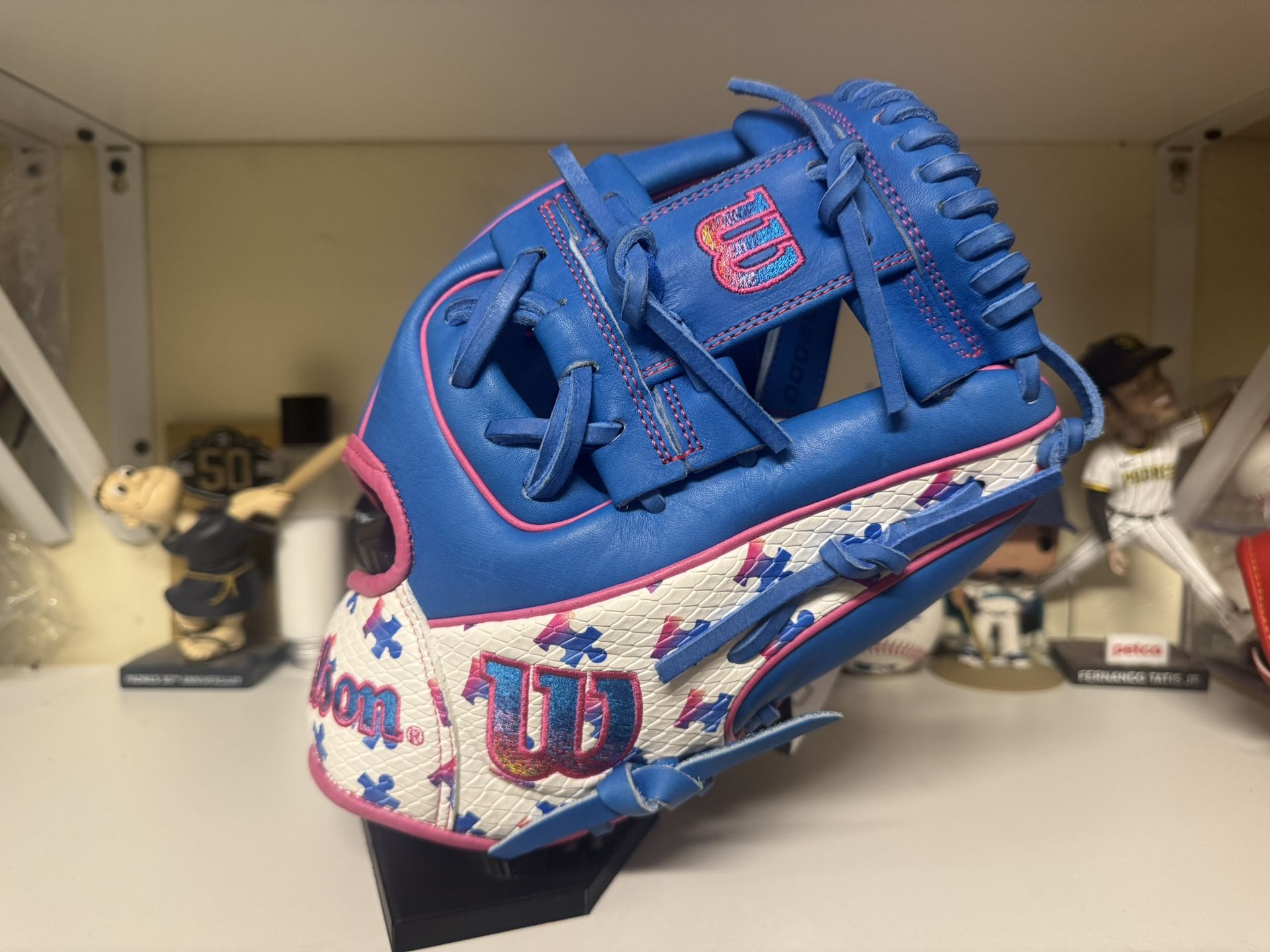 Wilson A2000 1786 11.5” Love the Moments RHT