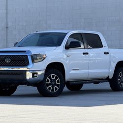 2018 Toyota Tundra SR5