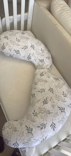 boppy maternity pillow - never used