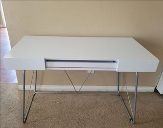White computer desk