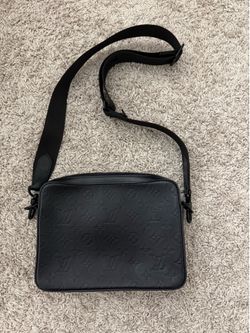 Louis Vuitton Duo Messenger Black Monogram Leather bag in Black