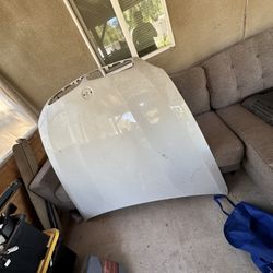 Bmw X5 White Hood E70 