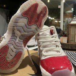 Air Jordan 11 Retro GS Size 7y