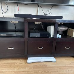 Tv Stand/ Entertainment Centre