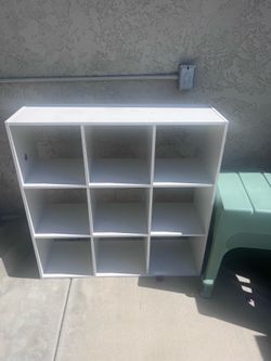 White Cubby storage/bookshelf
