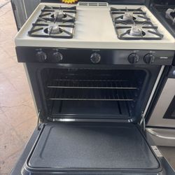 USED HOTPOINT 30” GAS STOVE 