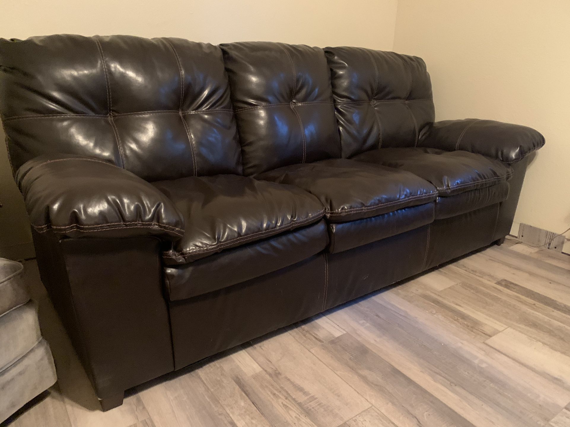 Couch For Sale Sooo Comfy! Hate To See It Go  Only Sits In Spare Room And Have New Plans That Don’t Include Couch 
