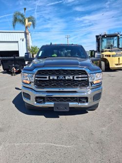 Dodge Ram 3500 DUALLY