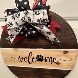 Welcome Sign With Interchangeable Bow