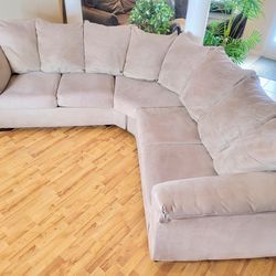 Beige Fabric Sectional Couch - FREE DELIVERY - $499 🛋 🚚