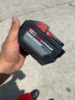 Mileaukee 12 amp hr battery