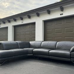 Couch/Sofa Sectional - Like new - Recliners - Delivery Available 🚛