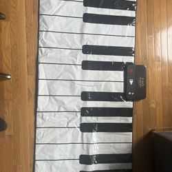 FAO Schwartz Piano Matt