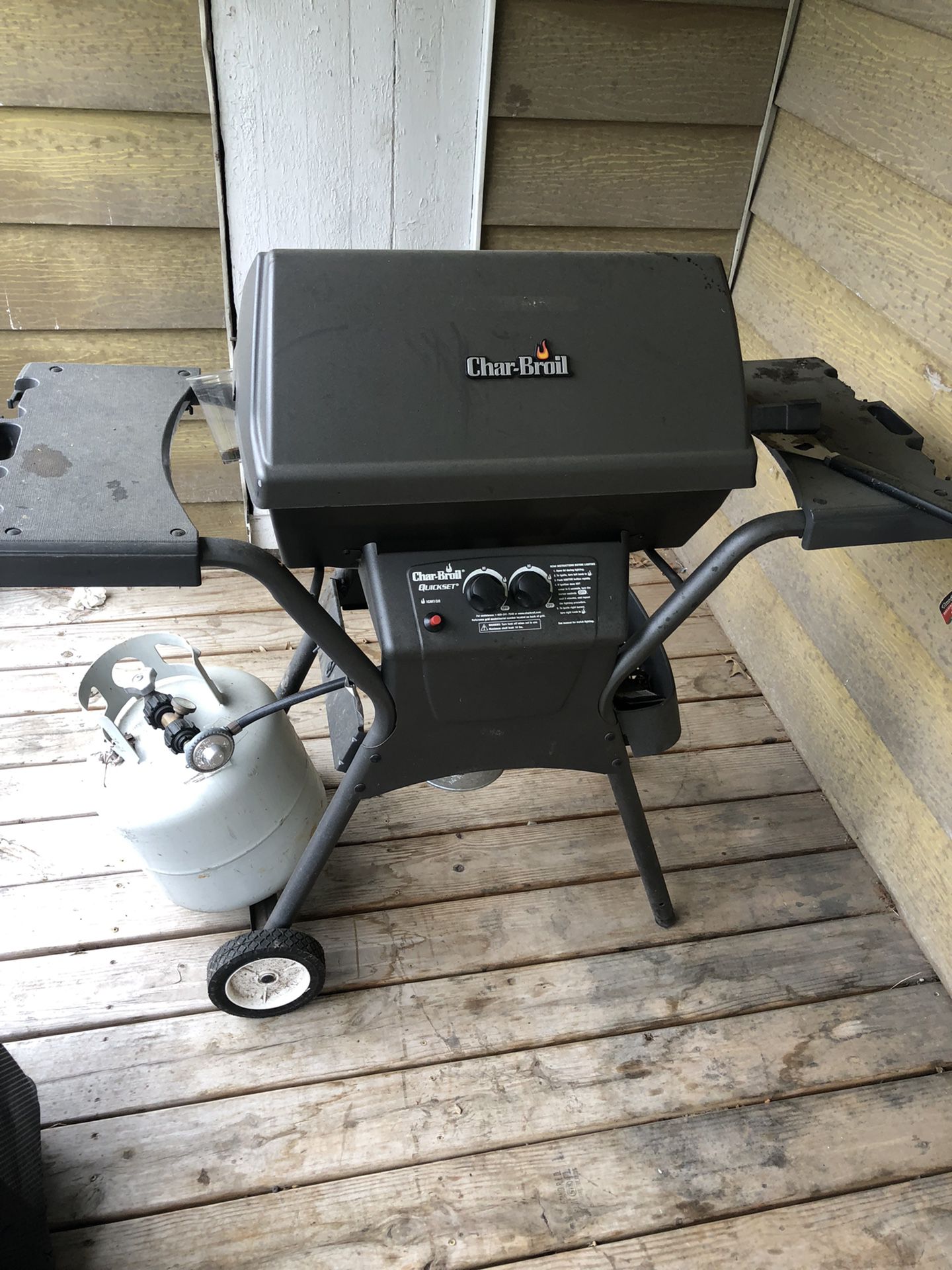 Char Broil BBQ GRILL (Used)