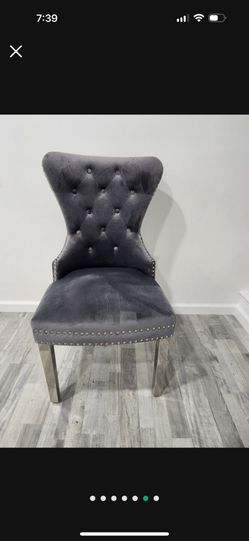 Montura Gray velvet Chair