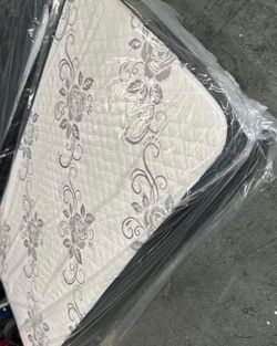 Deluxe brand twin size mattress only