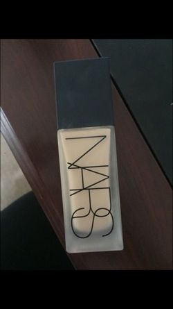 Nars luminous foundation