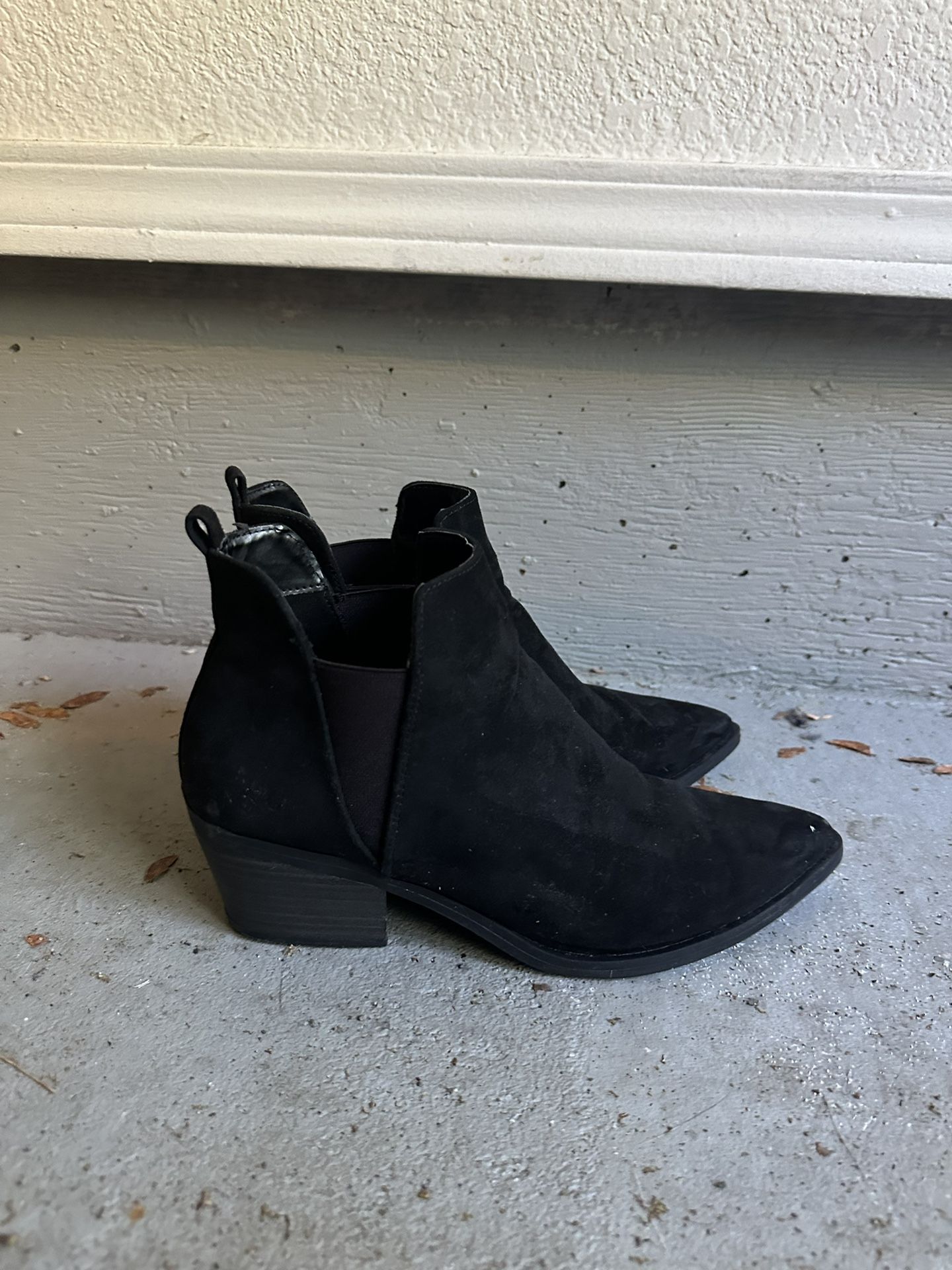 Black Boots