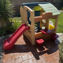 Children’s playhouse Free