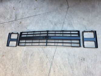 Chevy C10 80s Front Grille w/ headlight bezels