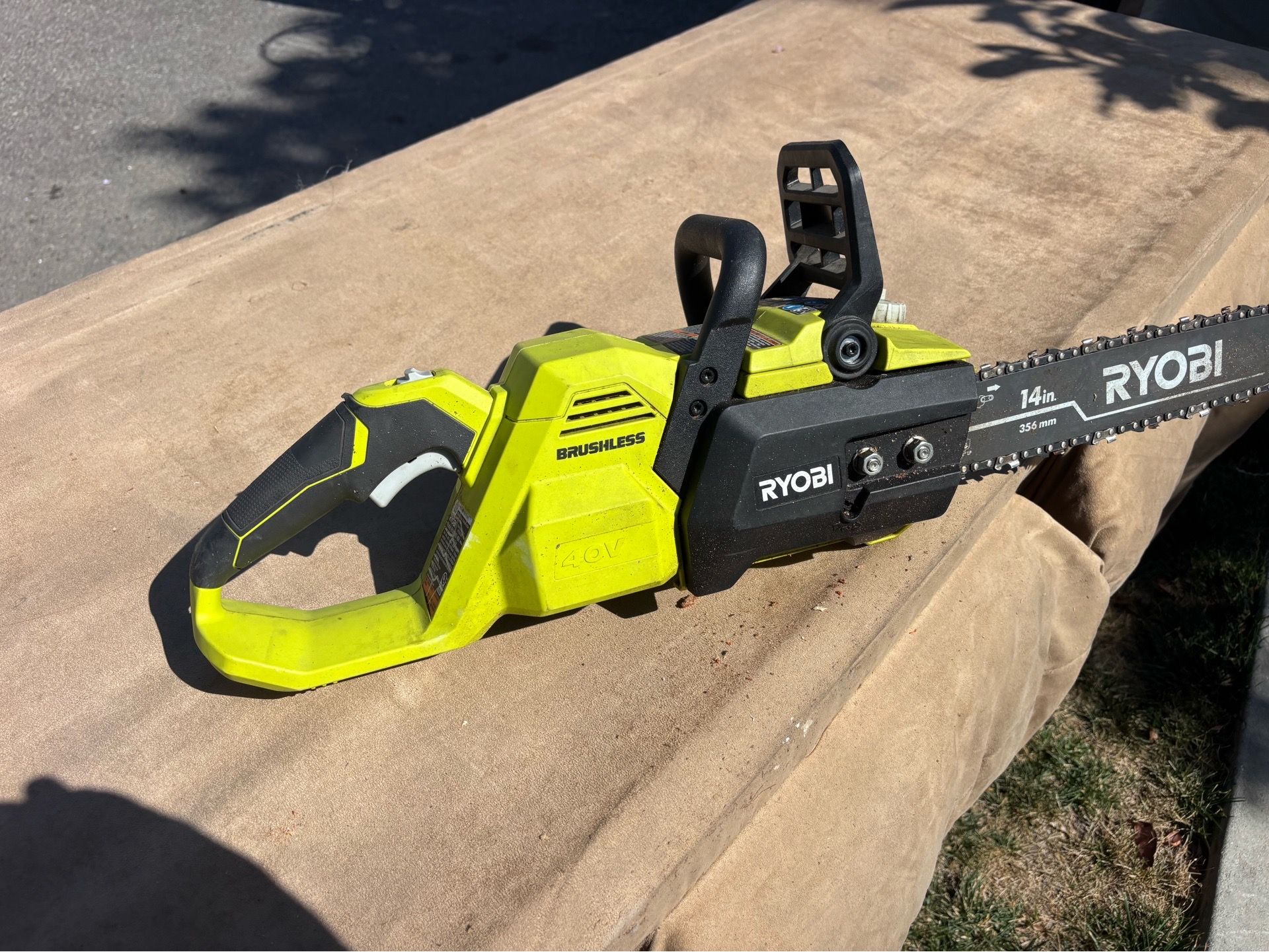 Ryobi 40 V 14 inch chainsaw rechargeable