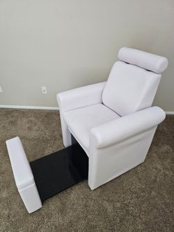 Pedicure chair light purple