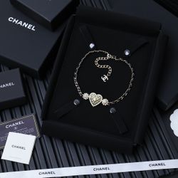 A beautiful necklace