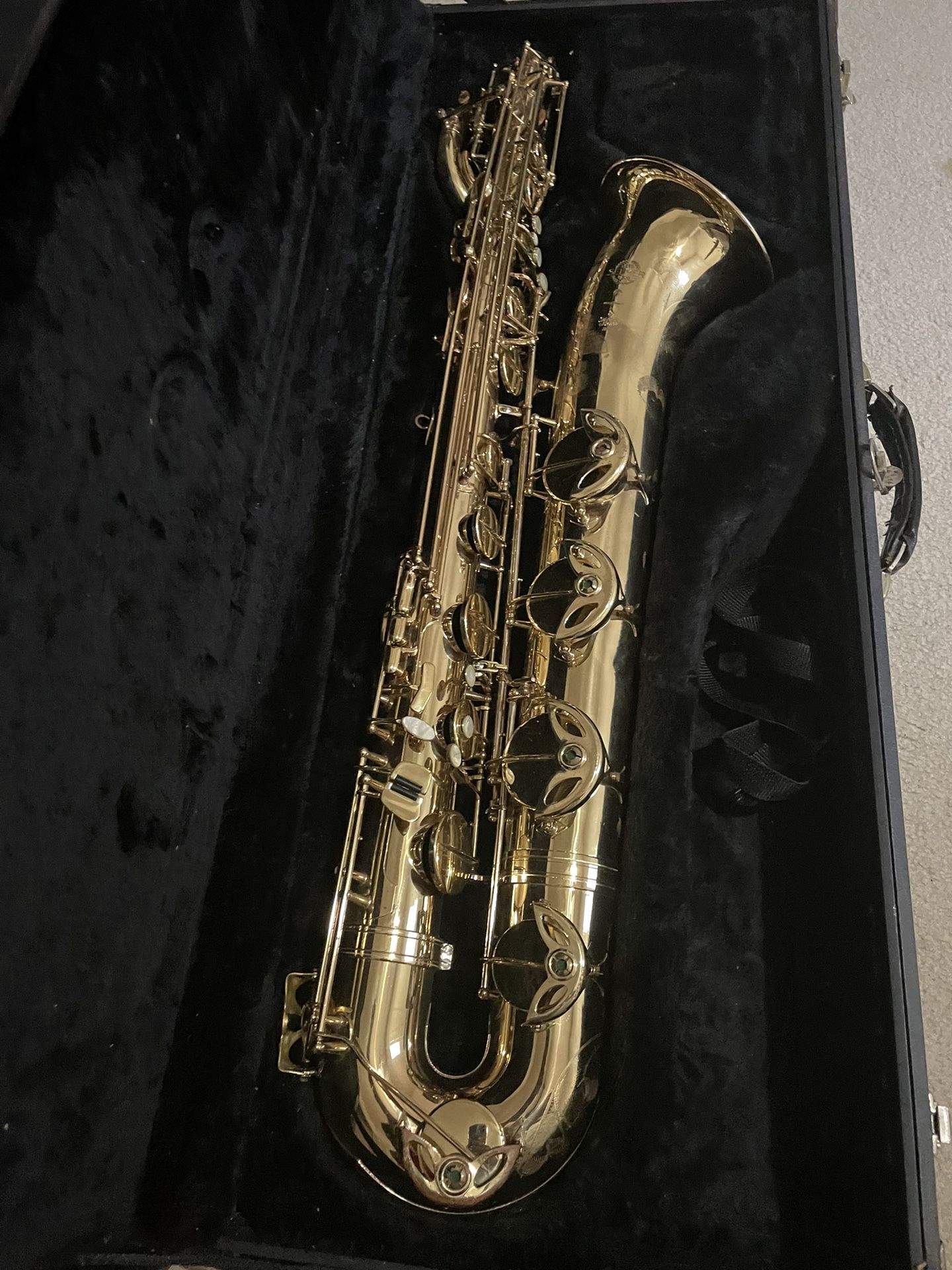 Selmer baritone saxophone 