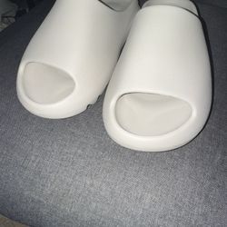 Yeezy Slides White Salt Size 10