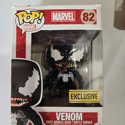 Funko Pop! Vinyl: Marvel - Venom - Walgreens Exclusive #82 *Damaged Box*