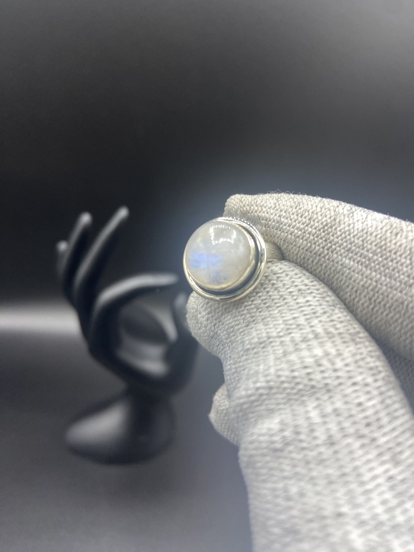 Sterling Silver And Moonstone Ring Size 4.75