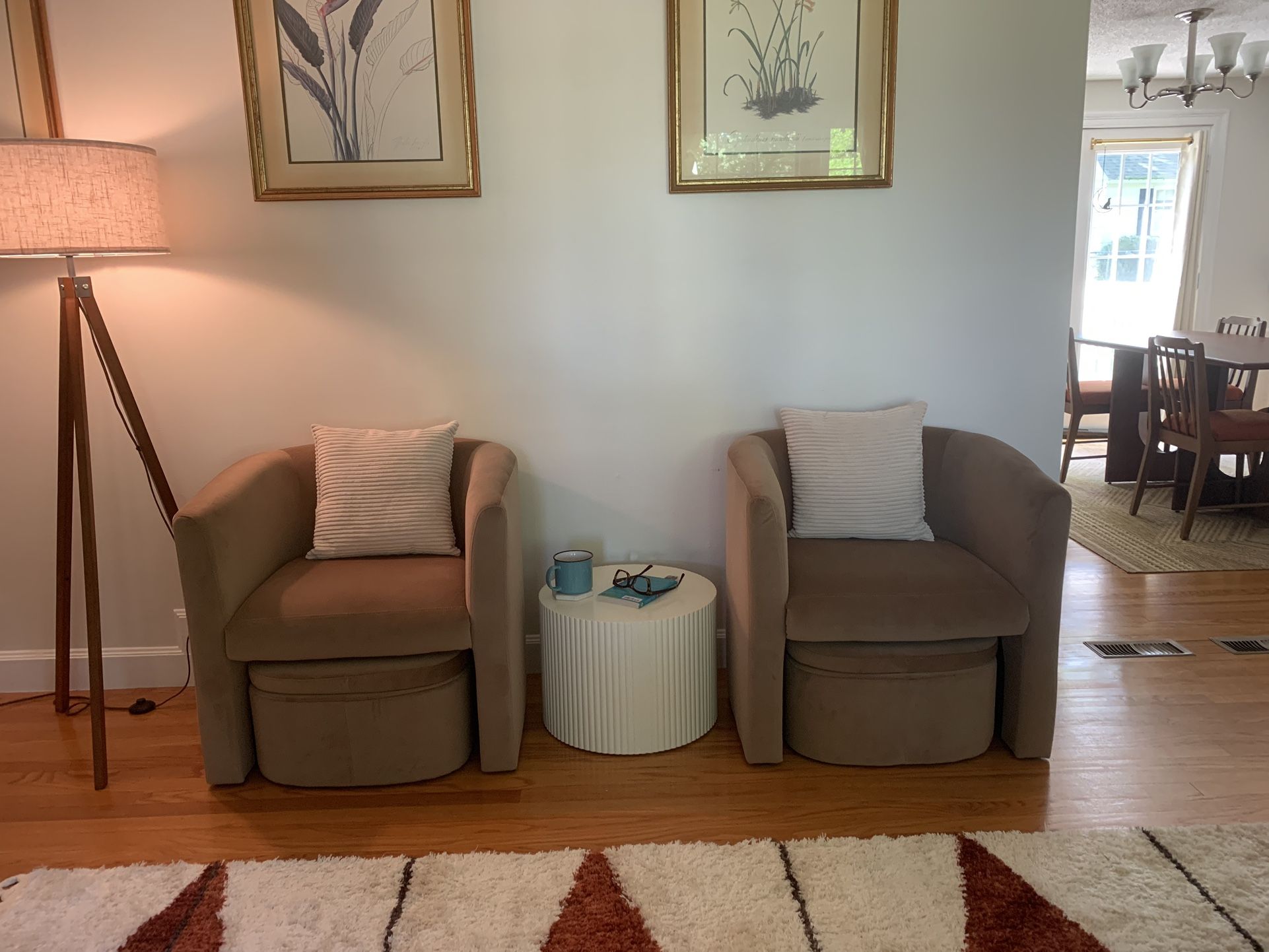 Barrel Chairs With Ottomans