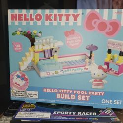 💥NEW HELLO KITTY POOL PARTY BUILDING SET.   INCLUDES HELLO KITTY CHARACTER