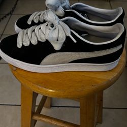 Pumas Size 9