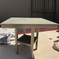 Dinning Room/Kitchen Table 