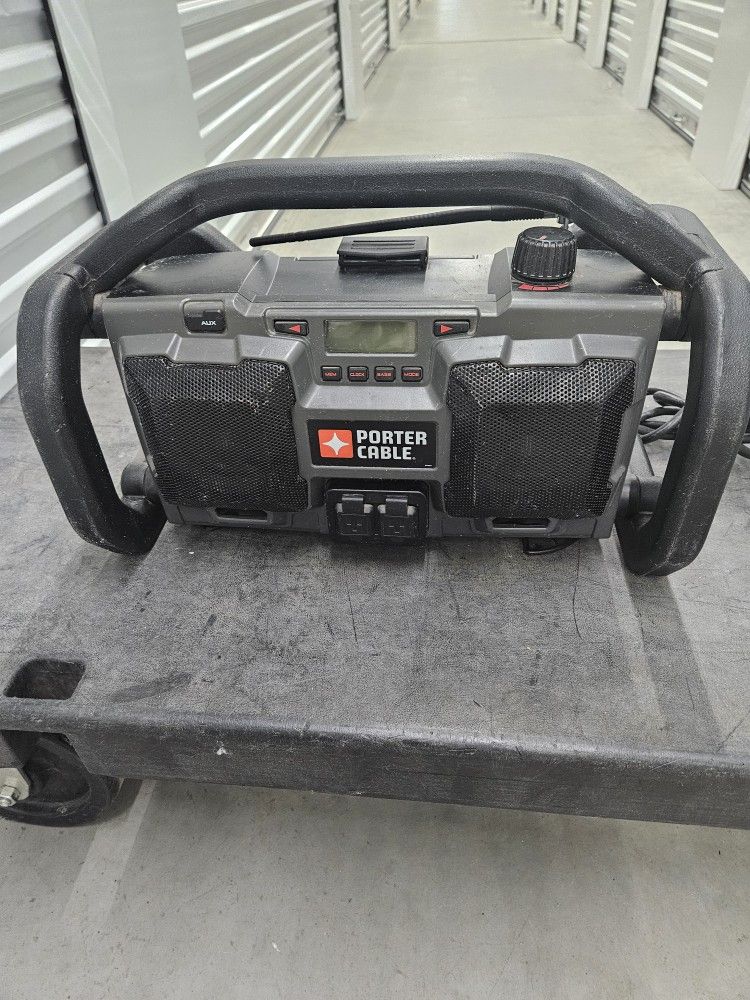 AM/FM Radio