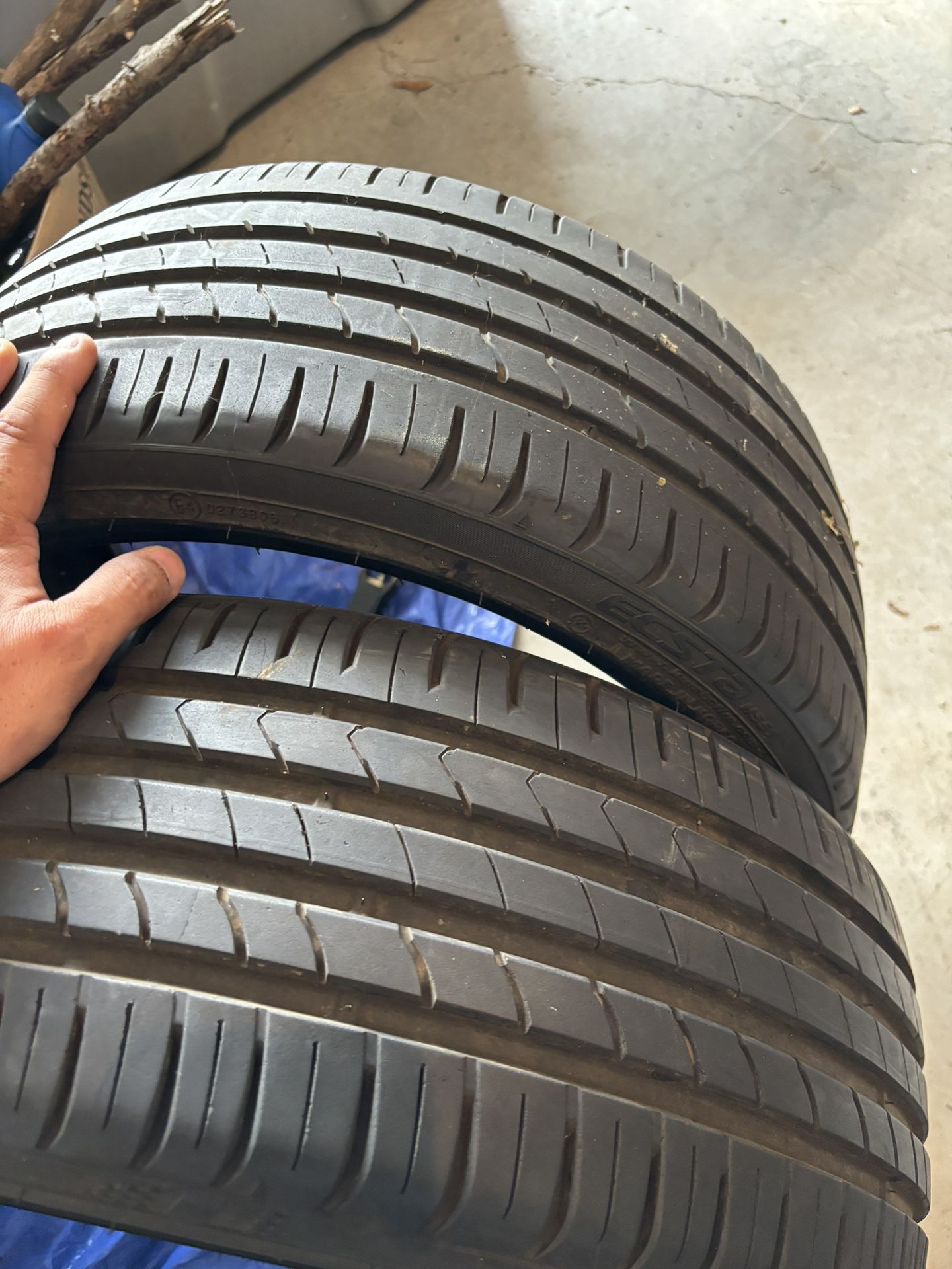 Kumho Tires 1954017