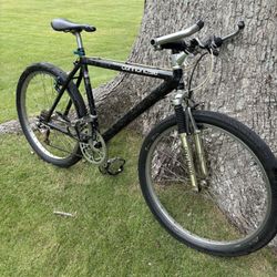 Cannondale 3.0; Shimano 7 Speed Bike.