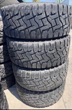 37x12.50/17 toyo 📍📍 Vendo un set de llantas con 80% de vida las 4 📍🌟