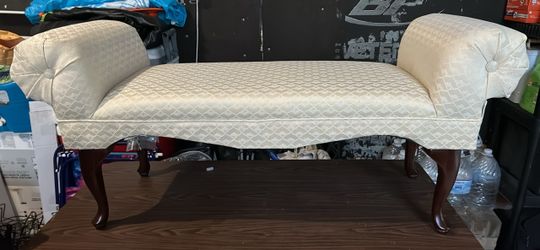 New window chair/fainting couch