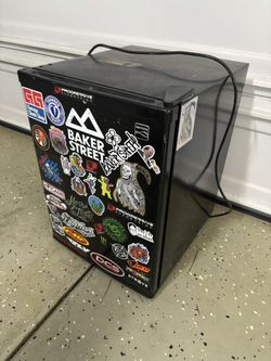 Kenmoore Mini fridge!