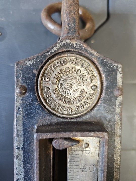 Antique Cast Iron 200 lb Hanging Scale Gifford Wood Co Early 1900s