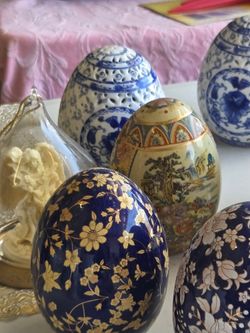 Ceramic Eggs and collectibles