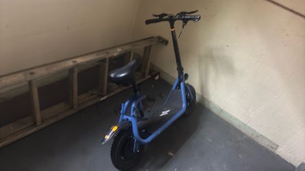 Electric scooter