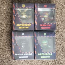 Lot of 4 Youtooz FNAF Vinyl Figures Glitchtrap Grimm Foxy Dreadbear Shadow Mangle