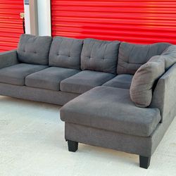 DARK GRAY SECTIONAL COUCH IN GREAT CONDITION - DELIVERY AVAILABLE 🚚