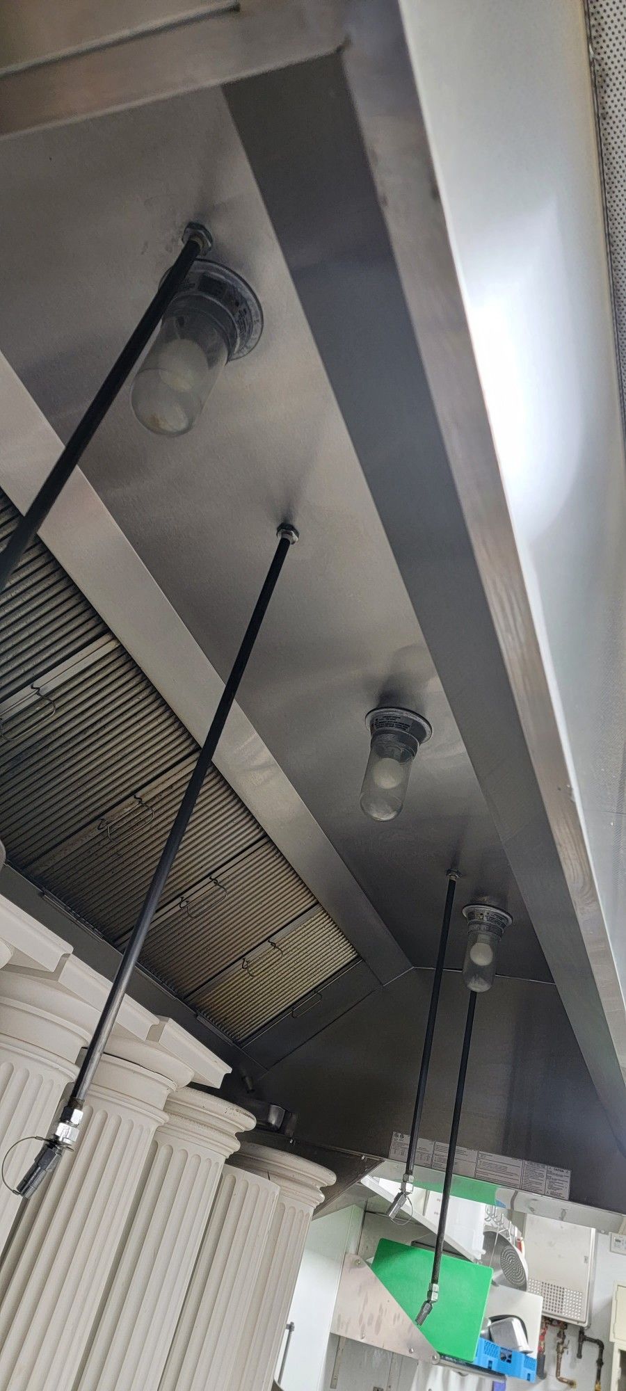 CAFE CLOSING Captiveaire Commercial Kitchen Grease Hood for Sale in El